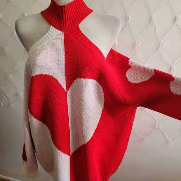 Vine & Love Sweater / Hearts / Cold Shoulder / Size Large / NWT - Picture 2 of 8